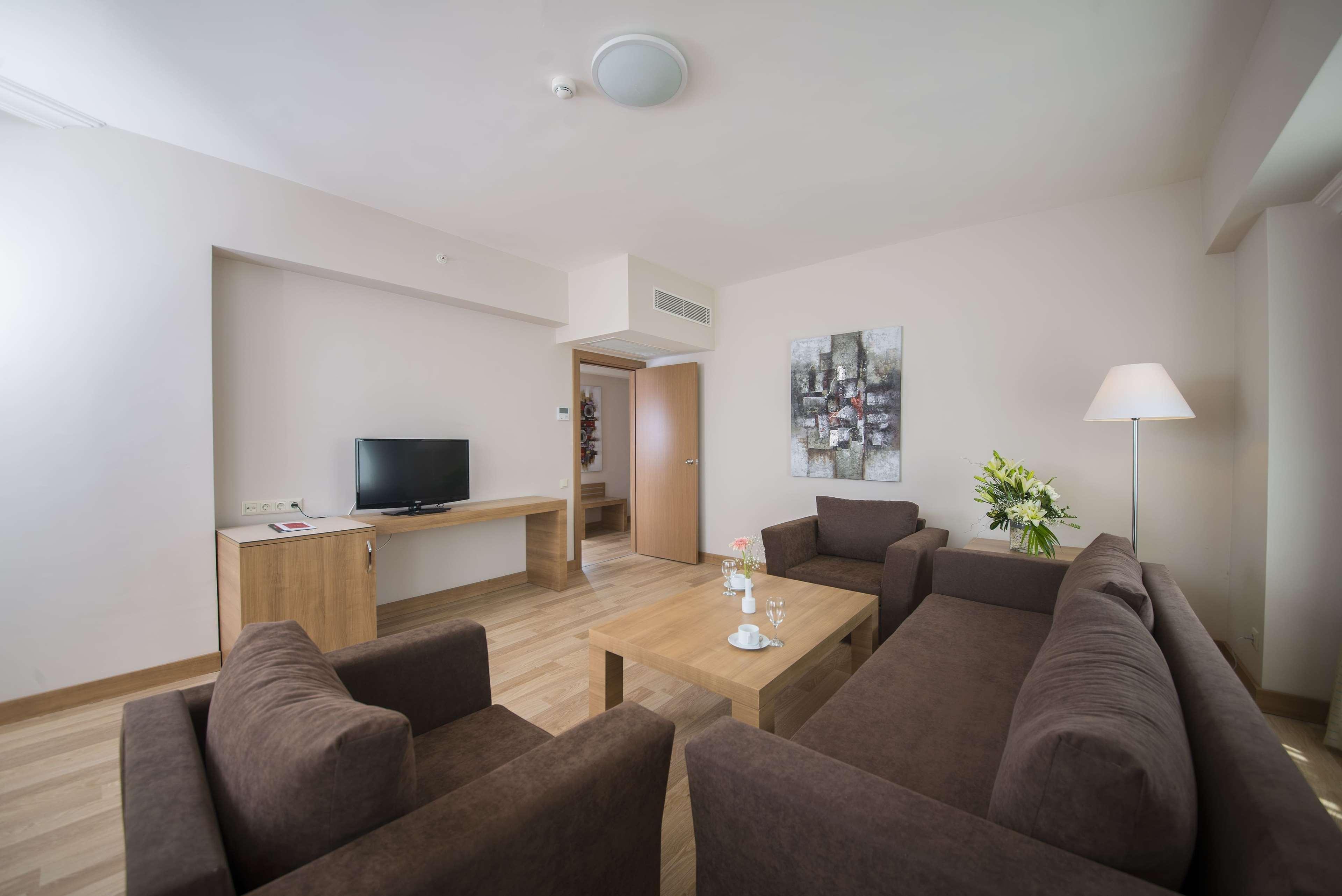 Ramada By Wyndham Lara Otel Antalya